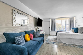 Newly Renovated Oceanfront Studio w/ Balcony - Daytona Beach